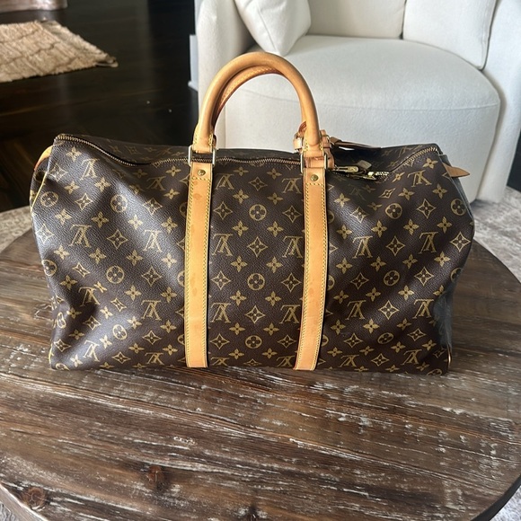 Louis Vuitton - Picture 3 of 7